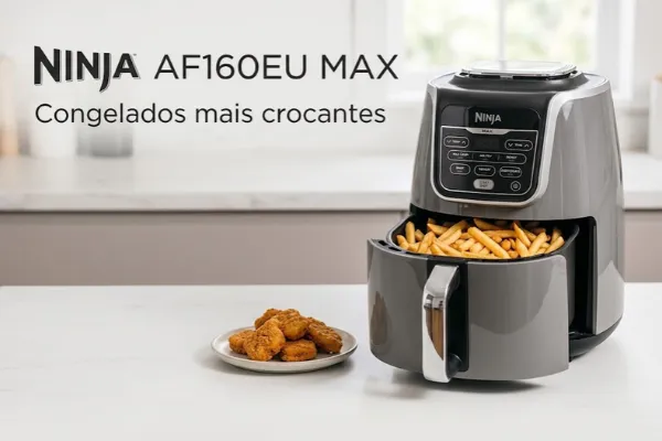 Ninja AF160EU Max com batatas e alimentos congelados crocantes sobre a bancada.